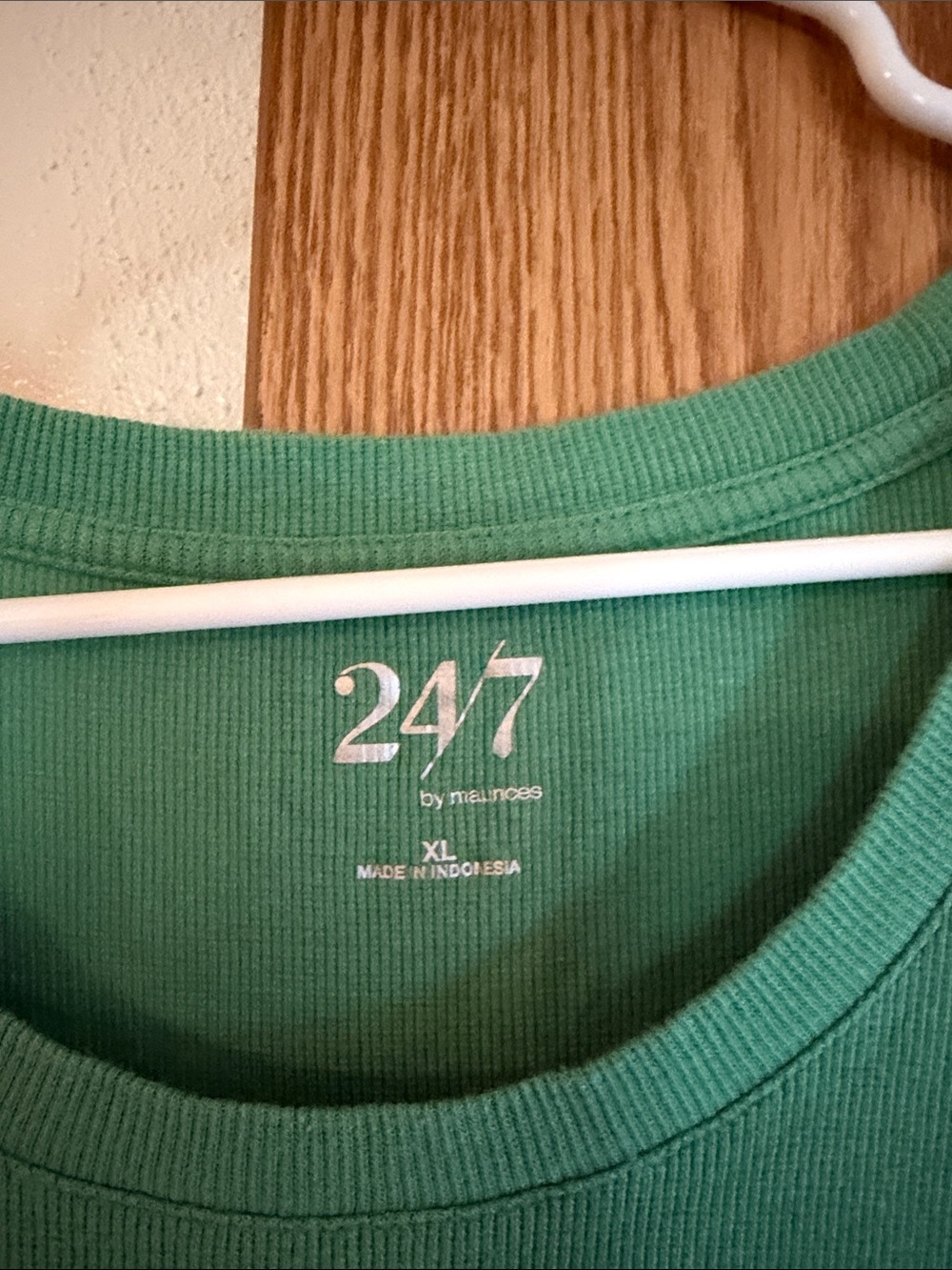 Essentials Emerald Green Scoop Neck Tank - Picture 2 of 4